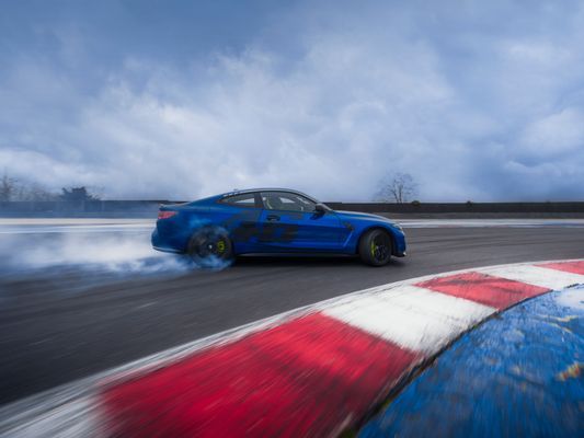 P90589394_highRes_the-bmw-m4-cs-editio