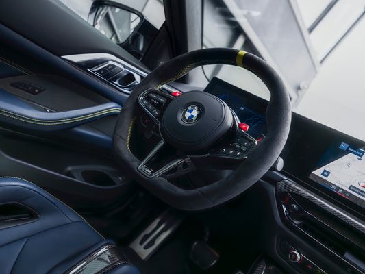 P90589399_highRes_the-bmw-m4-cs-editio