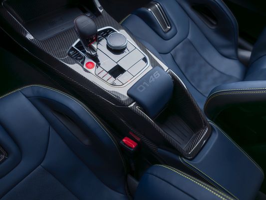 P90589400_highRes_the-bmw-m4-cs-editio