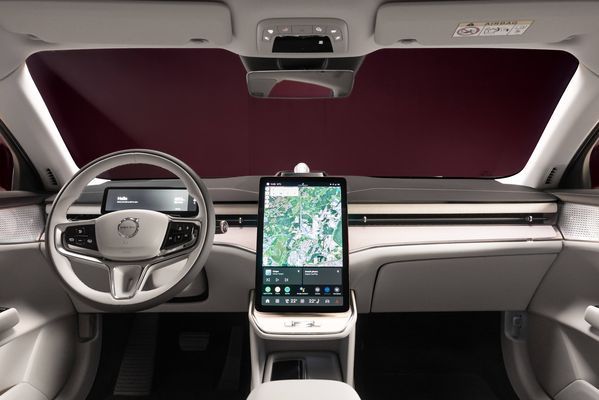 342415_Volvo_ES90_Interior