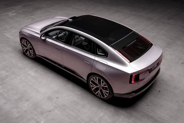 NUOVA VOLVO ES90 – VERSATILITÀ 100% ELETTRICA