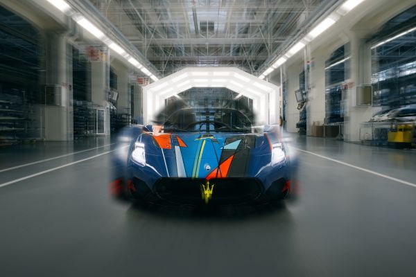 Original-25992-00-maserati-mc20-opera-darte-officine-fuoriserie-maserati