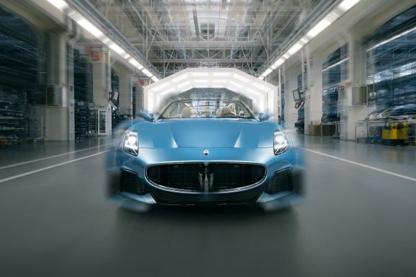 Original-26229-04-maserati-grancabrio-officine-fuoriserie-maserati