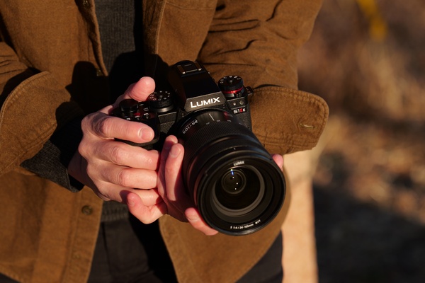 lumix-camera-DC-S1IIE-lifestyle-images-1