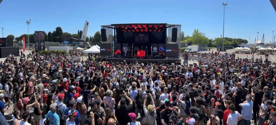 02-aprilia-all-stars-palco