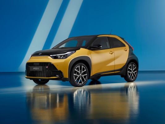 2025_AYGO_X_GR_SPORT_001