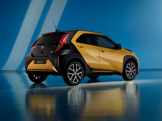 2025_AYGO_X_GR_SPORT_002