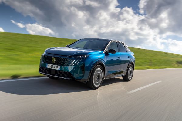 PEUGEOT_E3008DUALMOTORTESTDRIVE_2311TC_0255