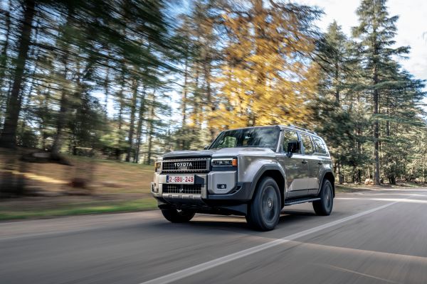 Toyota_Land_Cruiser_Hybrid_48V_03