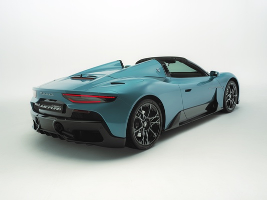02_Maserati MCPURA CIELO