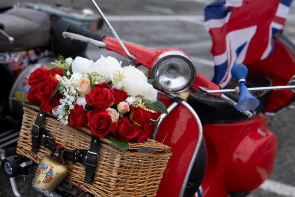 06-vespa-celebration