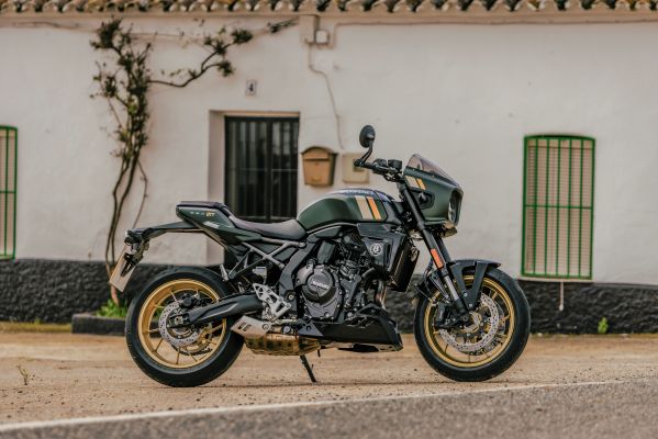 09_-_SUZUKI_TT