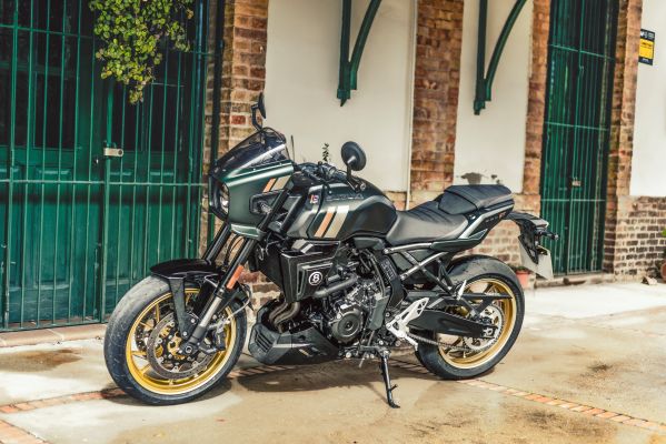 10_-_SUZUKI_TT