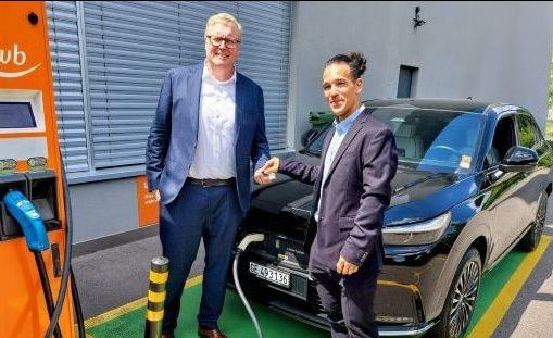 541086_Frank_Keidel_Mediensprecher_von_auto-schweiz_links_und_Dominik_Erne_PR