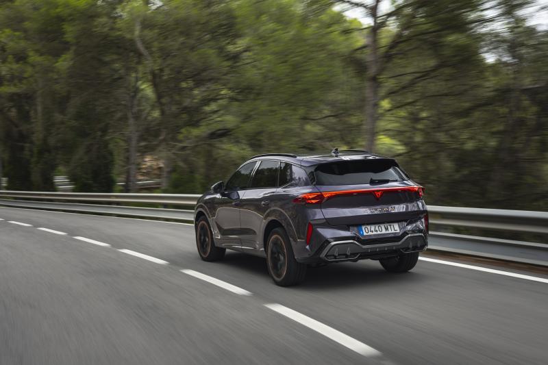 CUPRA_TERRAMAR_DARK_VOID__01_0_media_low
