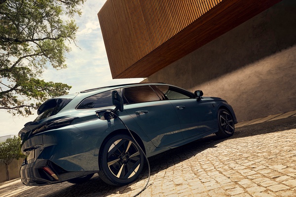 PEUGEOT_E308SW_2508CV_020_FR