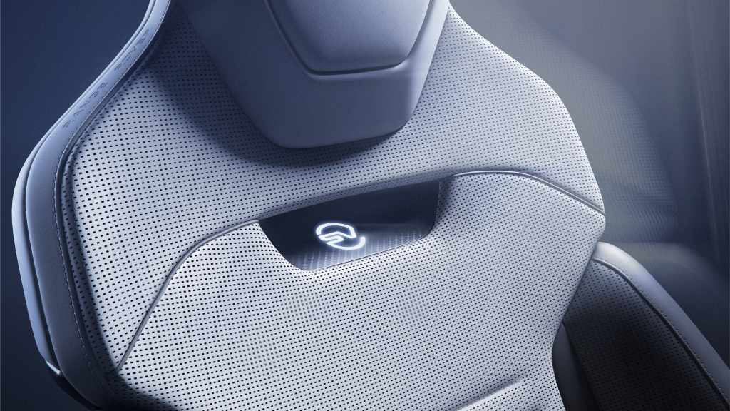 RRS_SV_Carbon_Seat_16x9_8K_SH011_PR