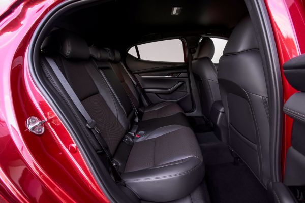 2025_mazda3_src_int_05_lowres