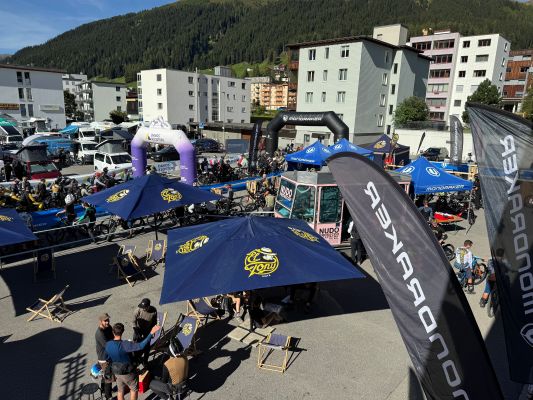 MONDRAKER_ENDURO_TEAM_2025_Davos_ Day1_EventArea_Photo_Crew_1
