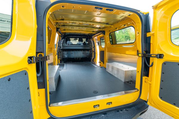 MAXUS eDELIVER 7 AWD IN SERVIZIO POSTALE
