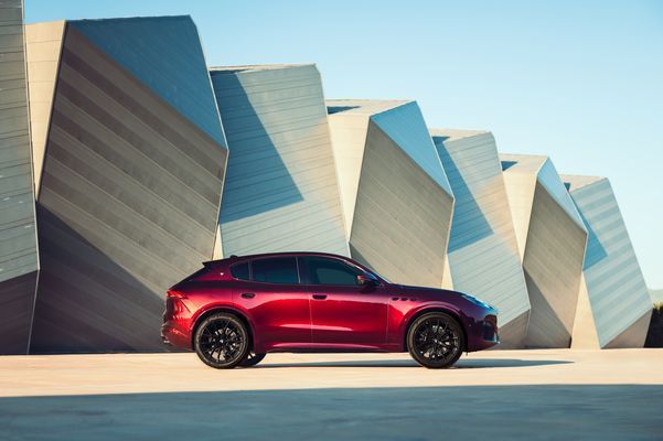 MASERATI GRECALE TRIBUTO IL BRUCIATO
