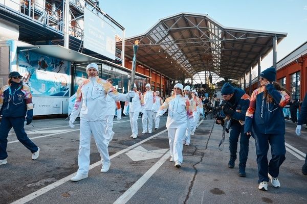LLa Fiamma Olimpica presso la sede Maserati a Modena - (Courtesy of Maserati)
