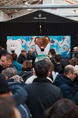 La Fiamma Olimpica presso la sede Maserati a Modena - (Courtesy of Maserati)