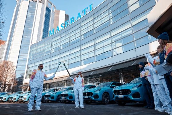 La Fiamma Olimpica presso la sede Maserati a Modena - (Courtesy of Maserati)