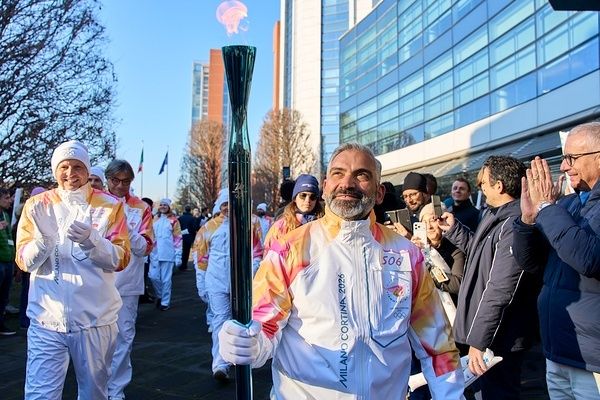 La Fiamma Olimpica presso la sede Maserati a Modena - (Courtesy of Maserati)