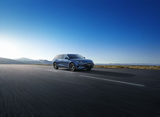 BYD AUF DER AUTOXPÉRIENCE IN GENF