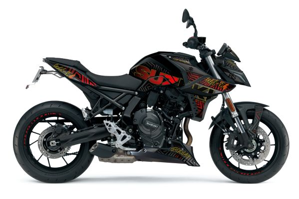 GSX-8S Black EVO (002)