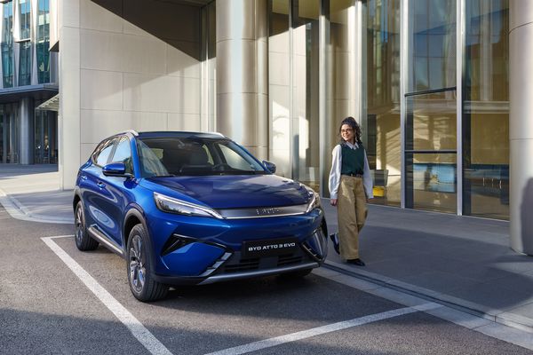 654168-12、ATTO3 EVO 2026_LHD_Right 45 degree city scene_download_JPG_4096px_RGB-d2e4fb-original-1770803289