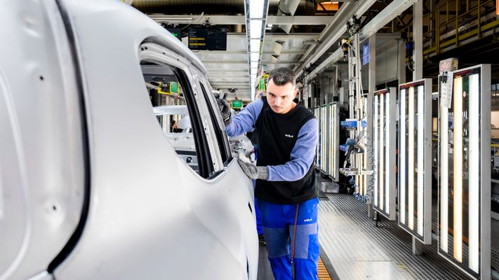 kia-ev2-zilina-start-of-production-body-digital-1920x1080-025