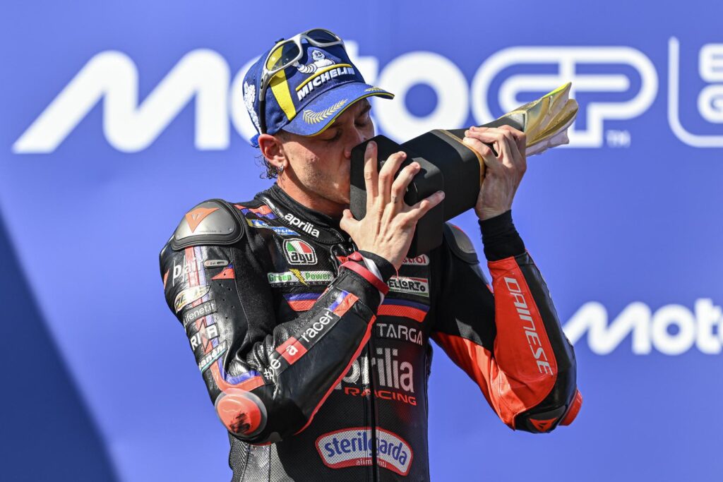 MOTOGP BRASILE 2026 – BEZZECCHI DOMINA DAVANTI A MARTIN