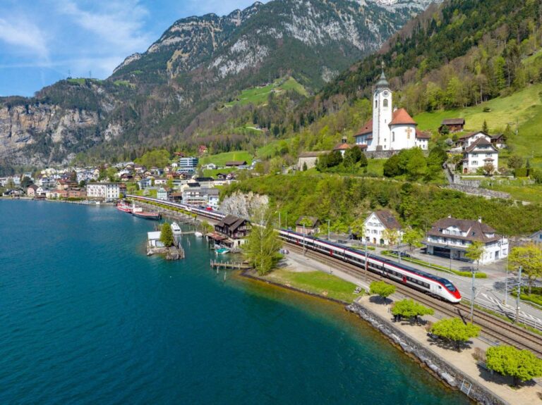 Giruno Einfahrt Fluelen am Urnersee