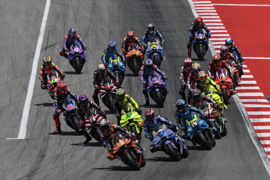 The start at the Circuit de Barcelona-Catalunya