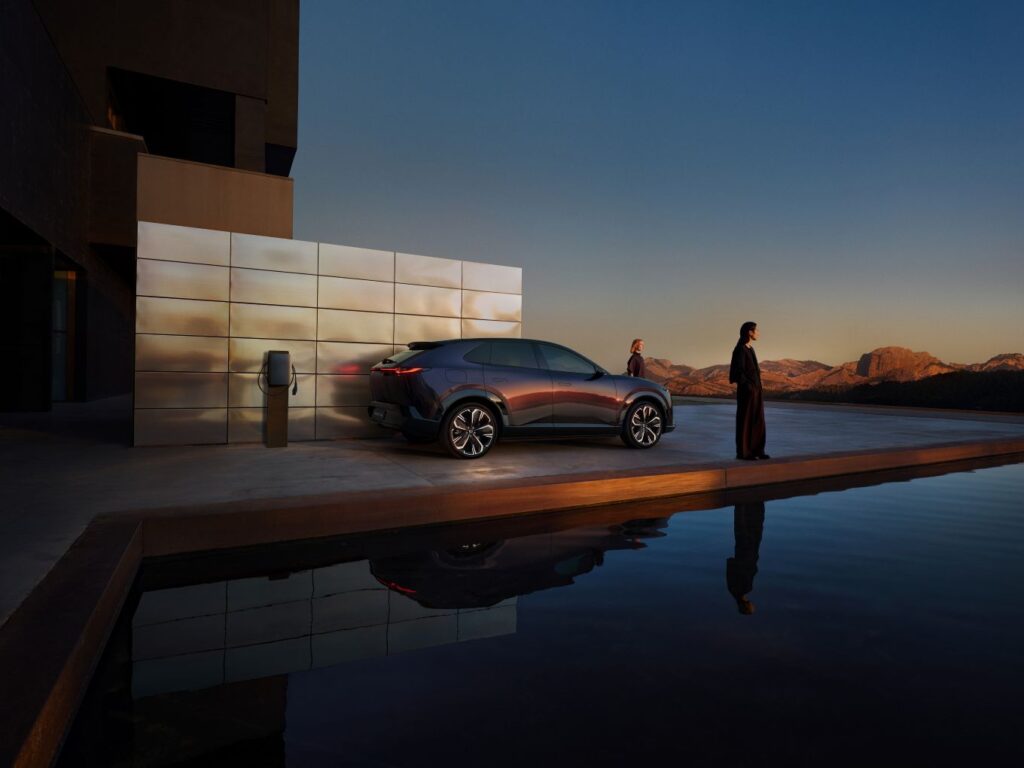 mazda_cx-6e_global_nv_still