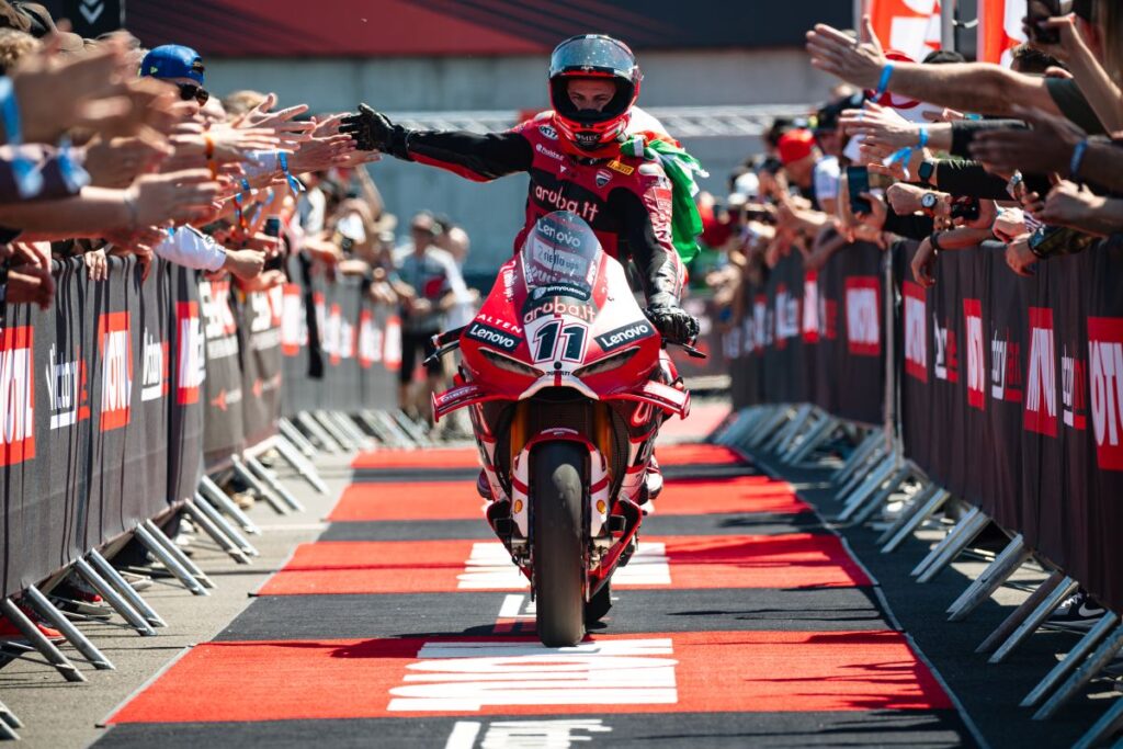 nicol-bulega-ducati- (7)