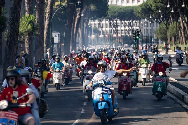Rome Vespa parade 2026
