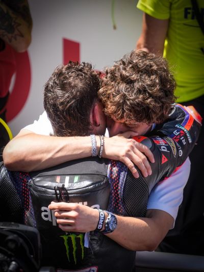 The hug between Kimi Antonelli and Marco Bezzecchi - 2026 Italian GP Mugello