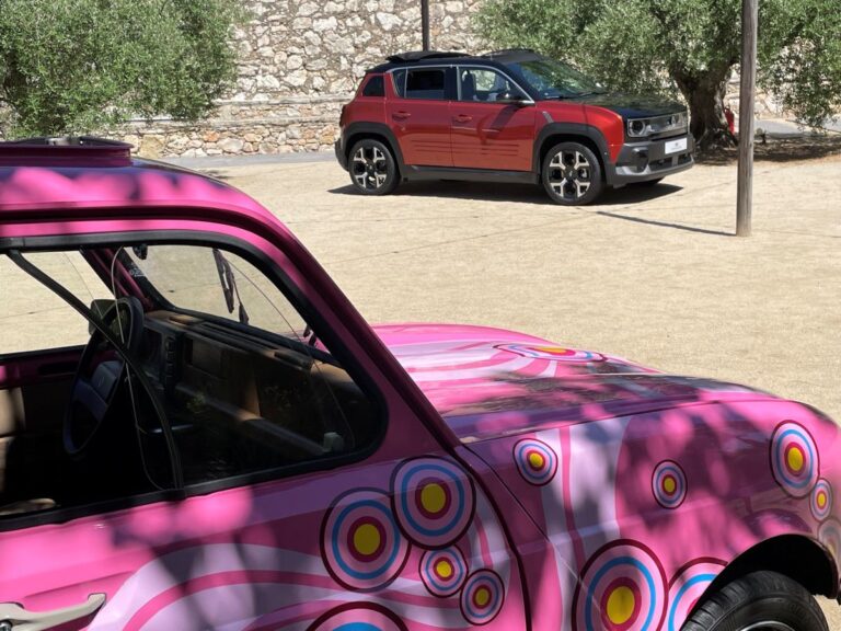 Renault 4 «plein sud®» a La Finca