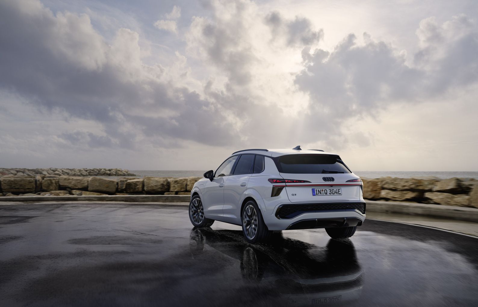 A250946_medium Audi Q3 e-hybrid