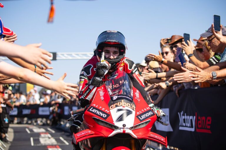 WorldSBK 2026 Donington race 1 Iker Lecuona - Ducati