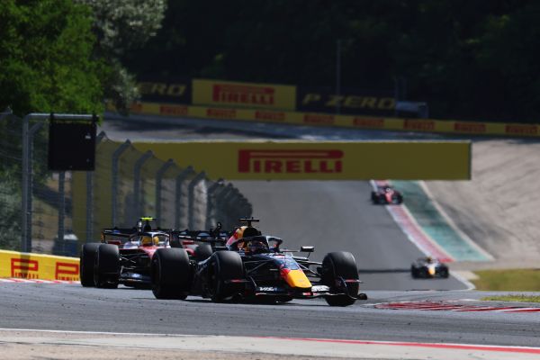 max-verstappen-oracler-ed-bull-racing-rb22