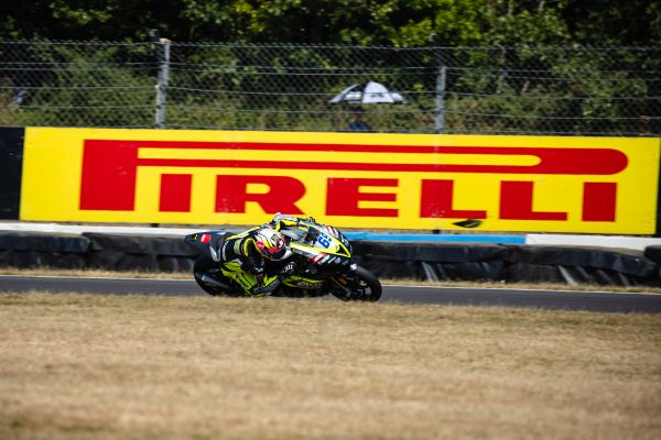 Tom-Booth Amos - Triumph - winner in WorldSSP at Donington 2026
