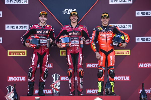 WorldSBK race2 -podium - Donington 2026