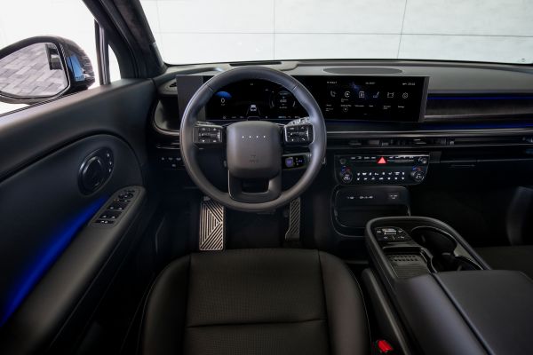 Hyundai Ioniq 9 Calligraphy Black Ink interior