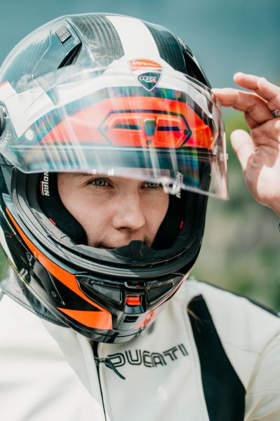 Camille Rast - Brand Ambassador von Ducati Schweiz Sustenpass