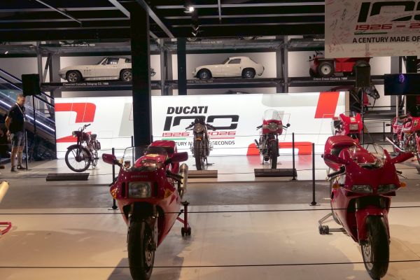 With the «Ducati Centenario» exhibition, the Swiss Museum of Transport, together with Ducati Switzerland, celebrates the 100th anniversary of the traditional Italian brand