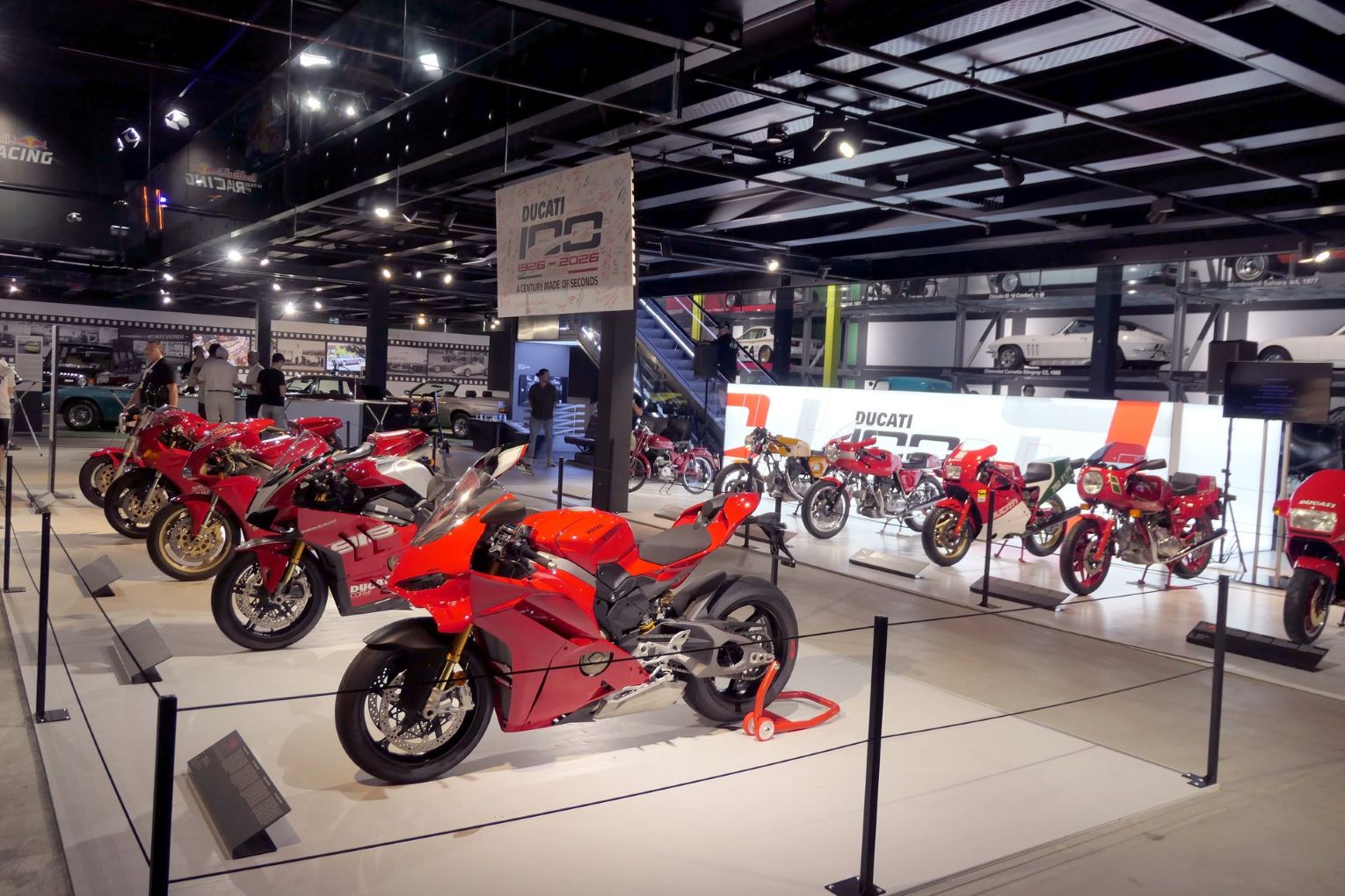 With the «Ducati Centenario» exhibition, the Swiss Museum of Transport, together with Ducati Switzerland, celebrates the 100th anniversary of the traditional Italian brand
